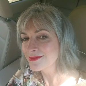 Meet your Posher, Leanne